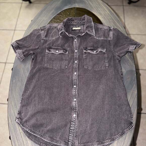 We The Free Tops - We The Free Short Sleeve Denim Button Down Size Small Black